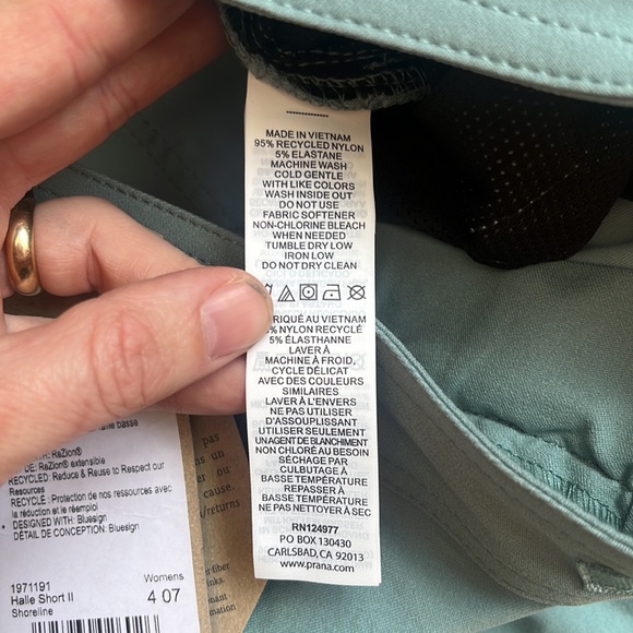 Prana Halle short 7” inseam Shoreline Blue womens size 14 Only left NWT - Picture 5 of 7